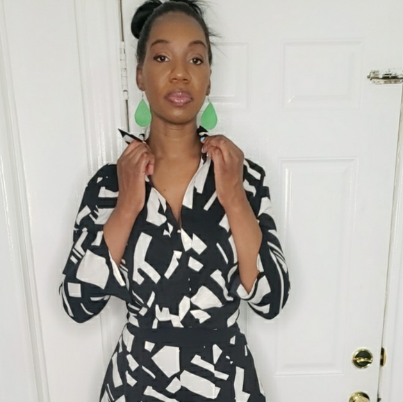 Mezmorized Cropped Top - Picture 3 of 3